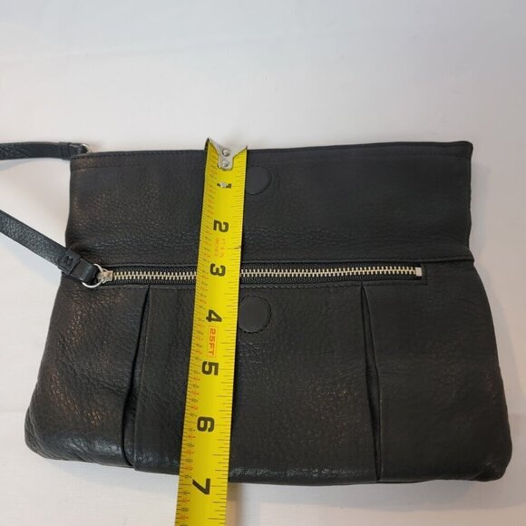 Kenneth Cole New York Leather Wristlet - Sleek and Secure - Picture 9 of 11